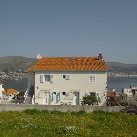Apartments Tomislav - 120 M From Beach Donji Okrug  Exterior photo